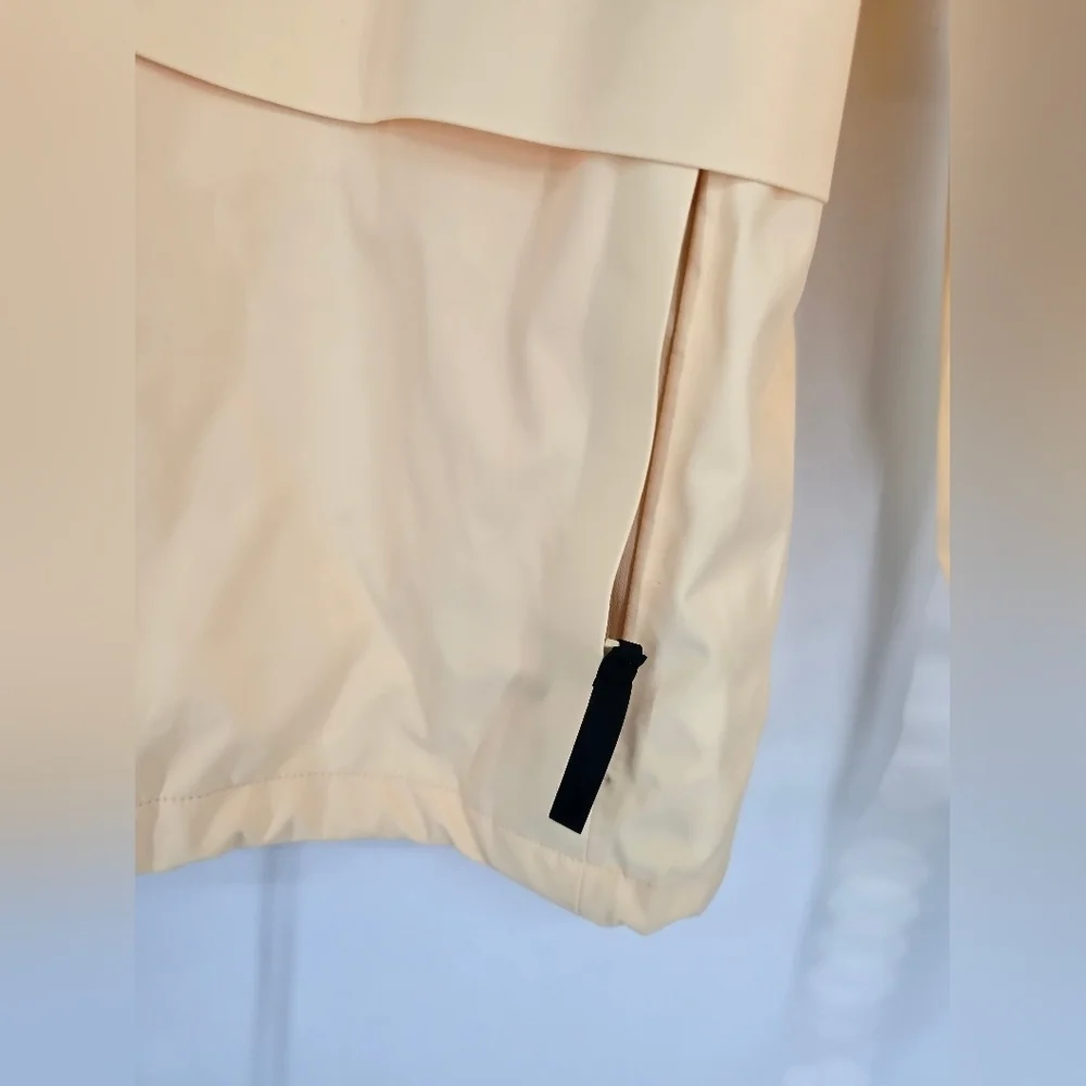 NWT! RAINS, Suva Hardshell Short String W Jacket, Gleam, Size Small, MSRP $259